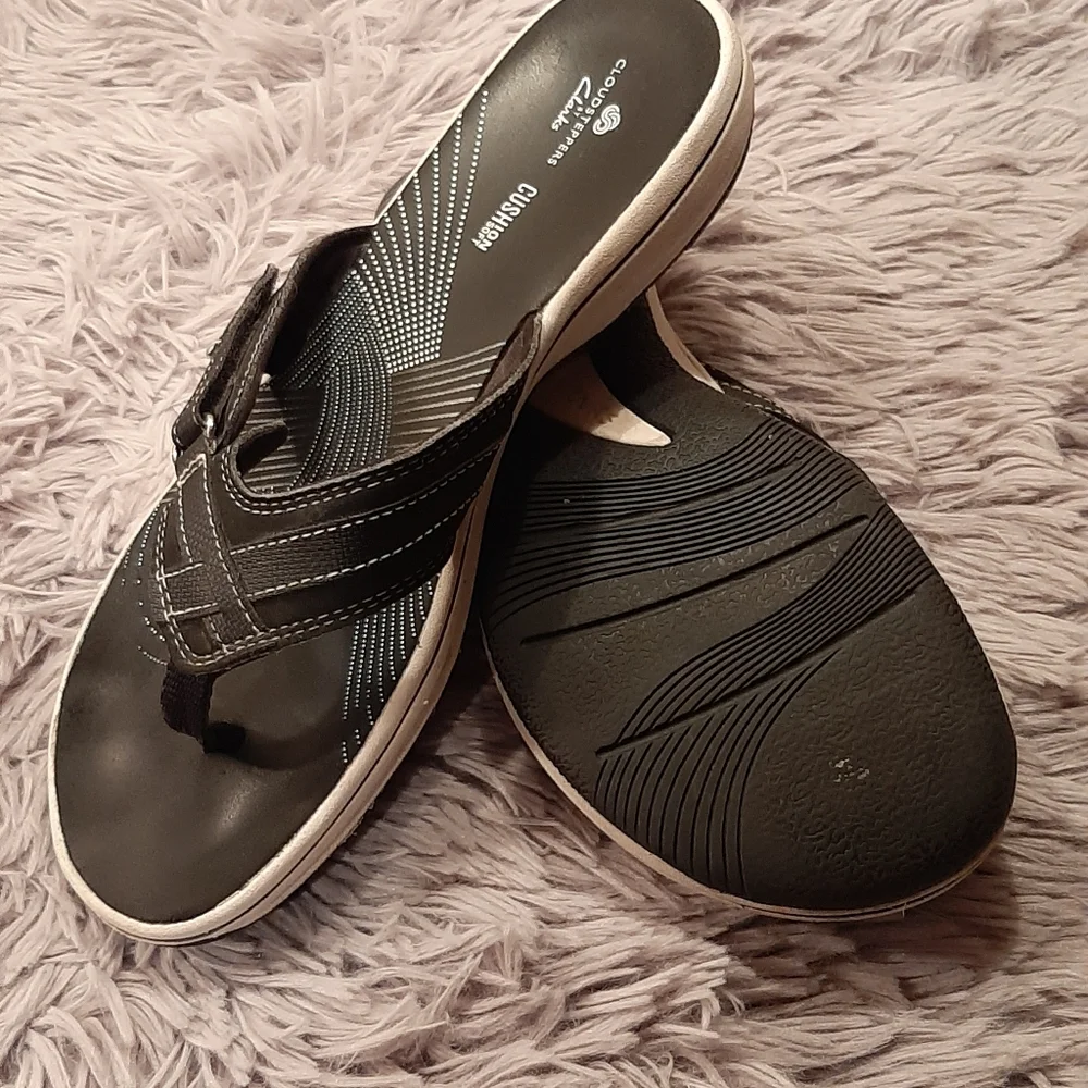 Clarks® Cloudsteppers Women's Flip Flop Sandals Black Size 7 - Picture 2 of 10